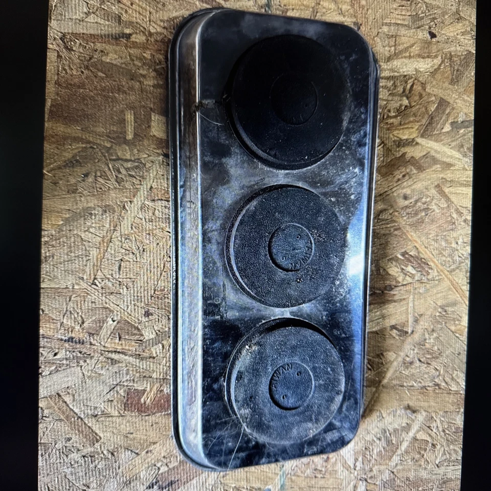 Bandeja magnética para piezas Mac Tools 10 x 2 x 6 Foto 2 de 2