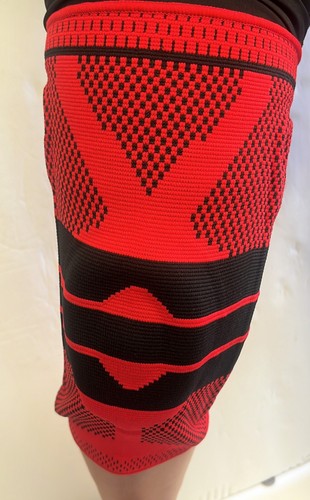 Knee Brace Compression Sleeve - Knee Pads Braces for Men Women Medical Grade - M - Picture 10 of 10