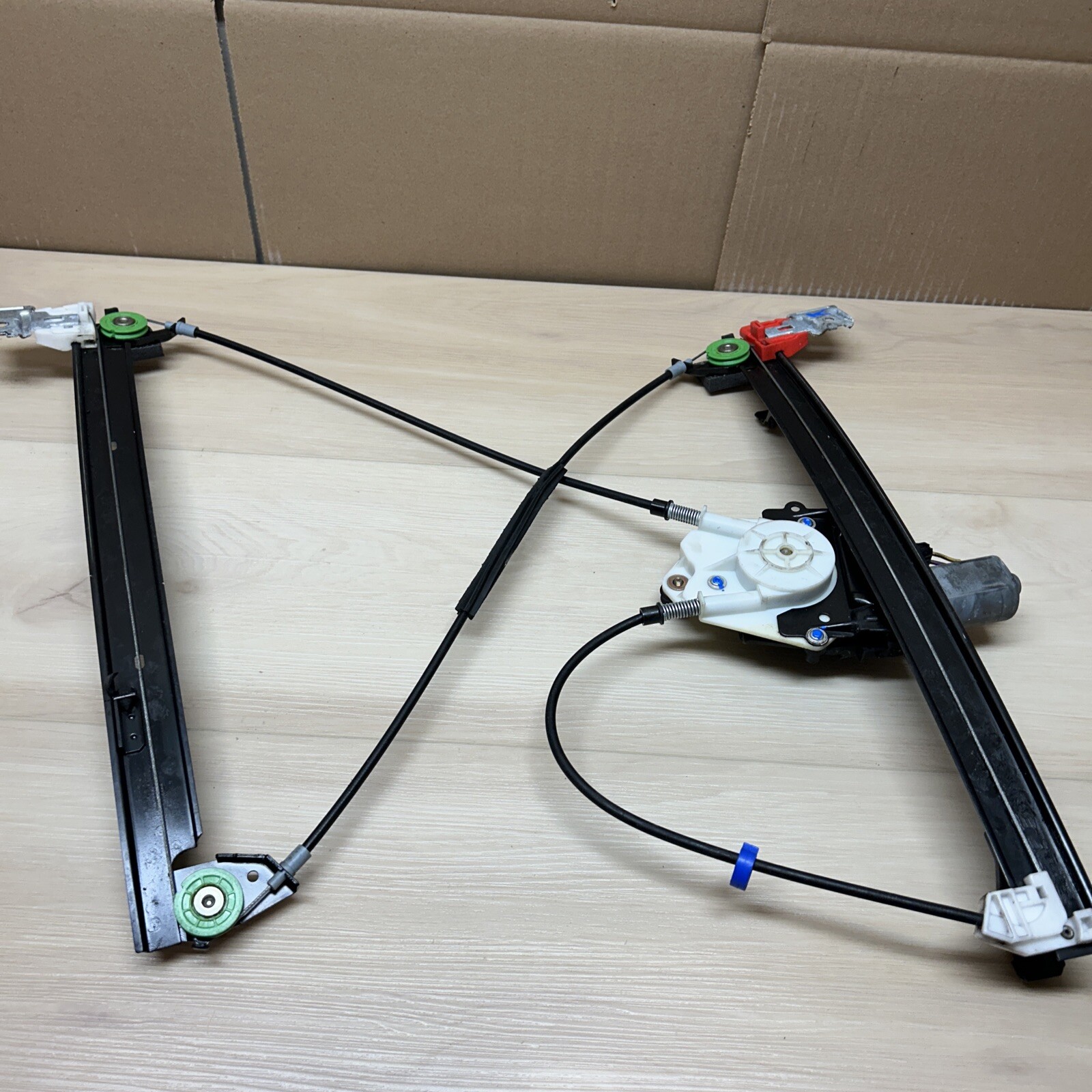2003-2012 Maserati quattroporte M139 rear right door window regulator w/motor