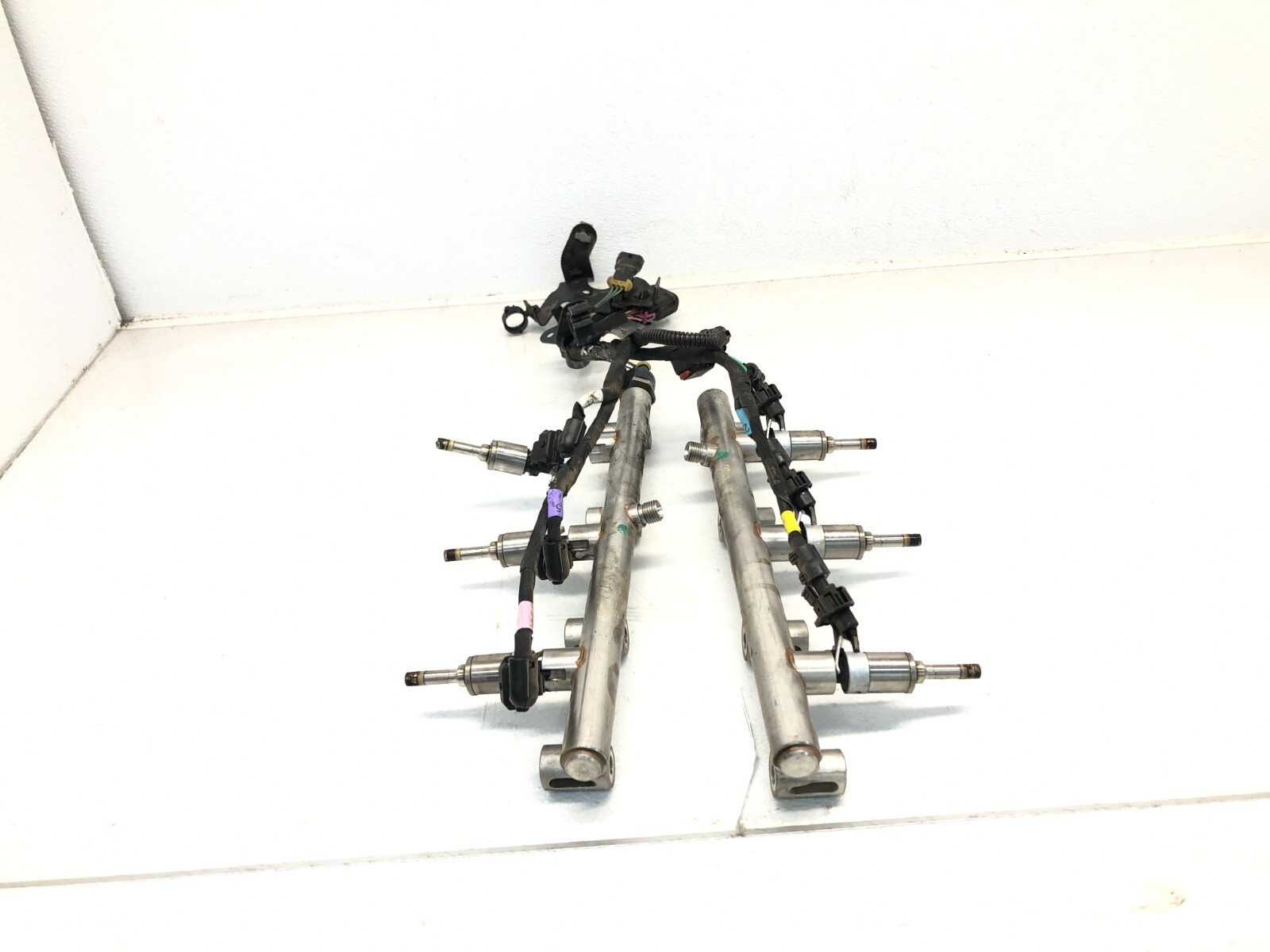 2014-2024 MASERATI GHIBLI S 3.0L V6 ENGINE FUEL RAIL LINE W/ INJECTORS SET OEM