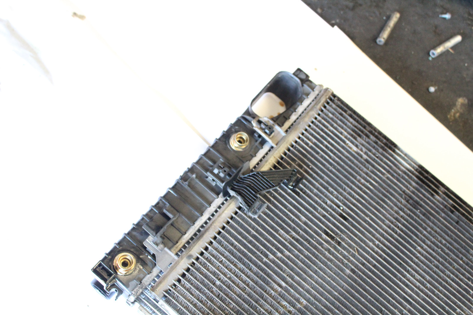 03 w211 MERCEDES E500 RWD ENGINE COOLING RADIATOR & AC CONDENSER M3795