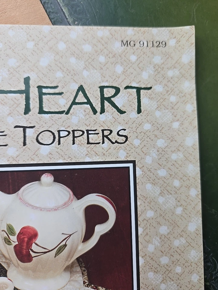 Thimbleberries Frosted Heart Patt MG 91129 Table Toppers Sewing Lynette Jensen - Image 4 of 4