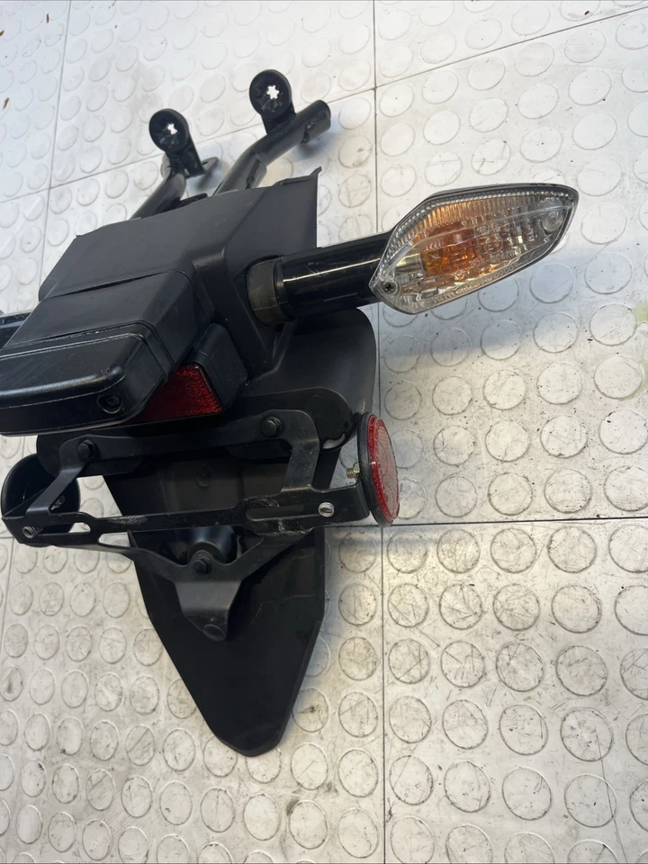 Honda CB300F 2018 guardabarros trasero placa montaje intermitente intermitentes OEM Foto 4 de 4