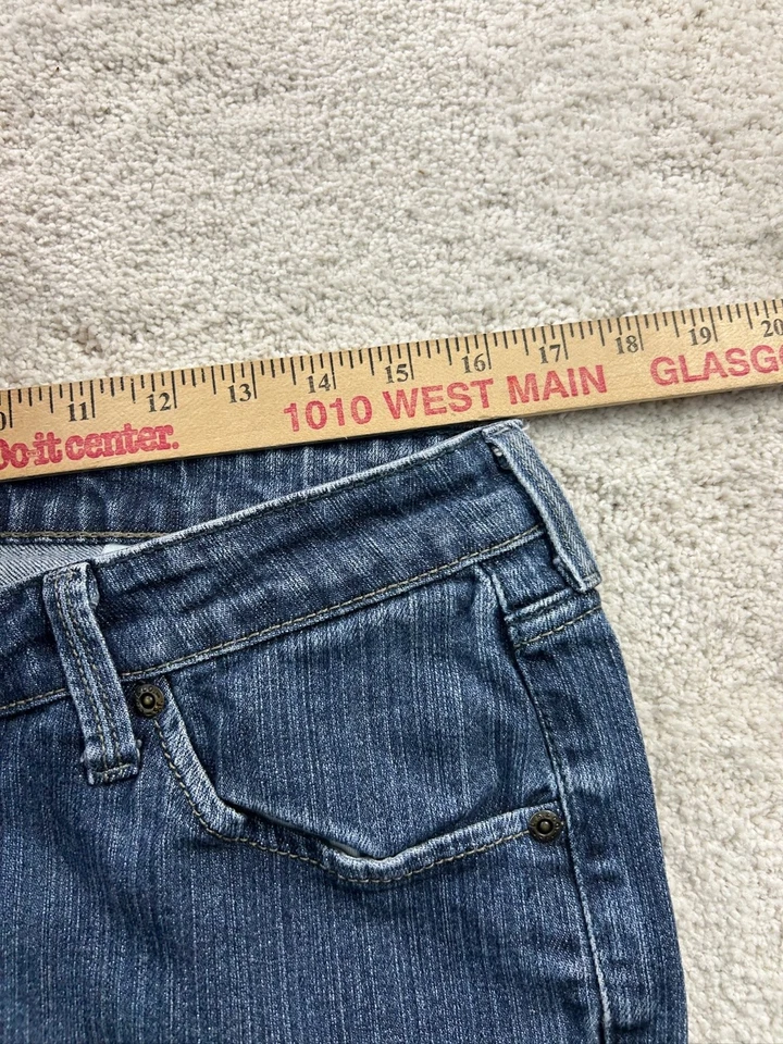 Levi's Signature Women's Denim Shorts Size 12 Medium Low Rise Bootcut - Image 3 of 4