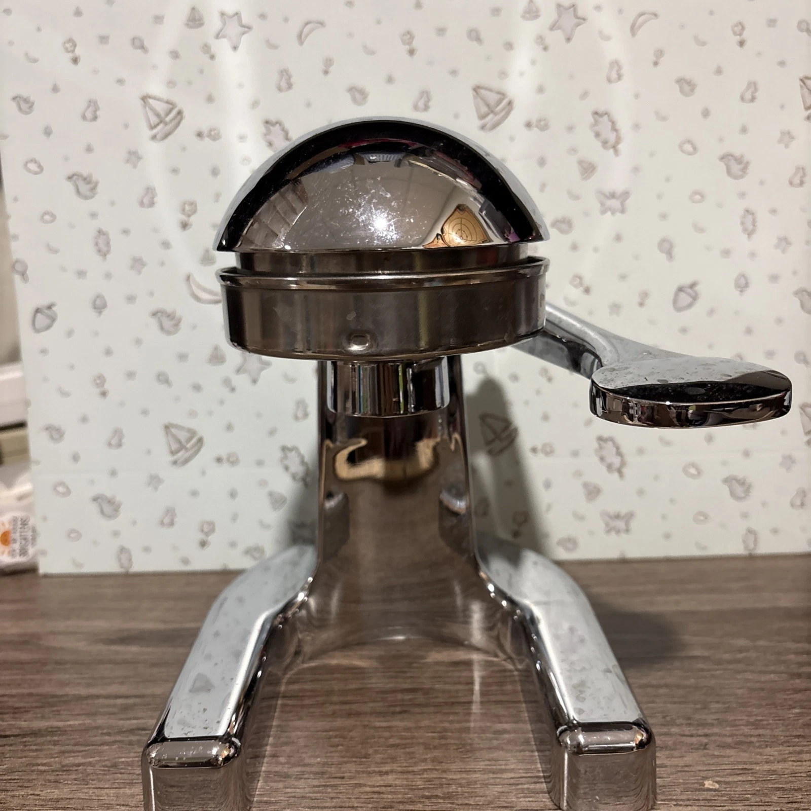 Compact Portable Heavy Duty Lever Operated Manual Citrus Juicer- Chrome
Opens in a new window or tab