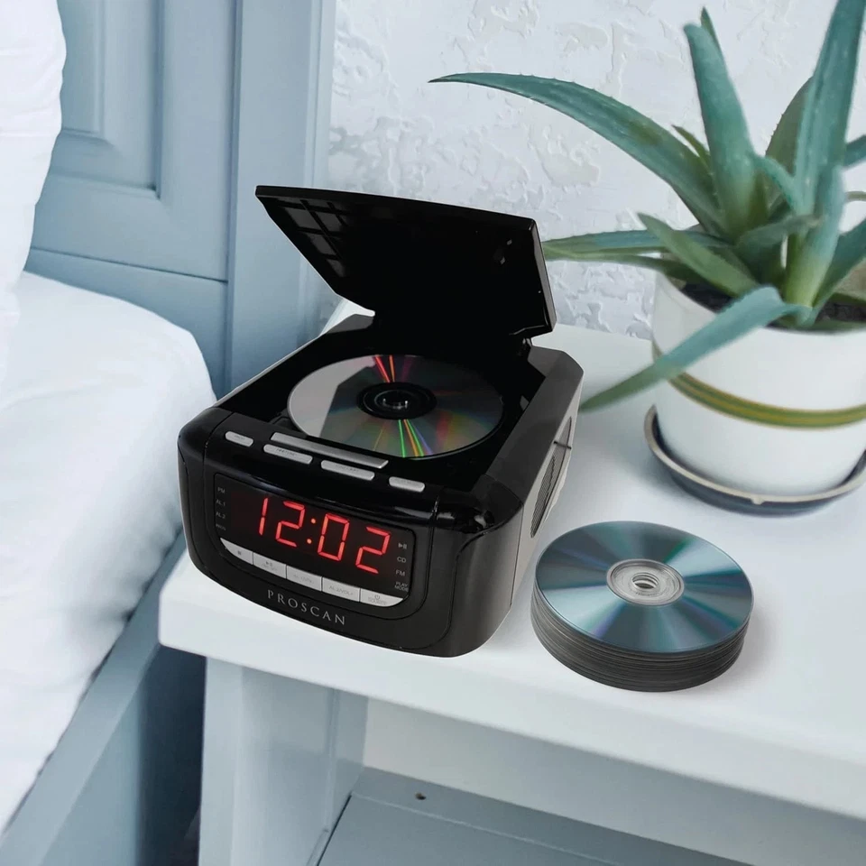 SYLVANIA Proscan CD Clock Radio with USB Charger Black New - Image 4 of 4