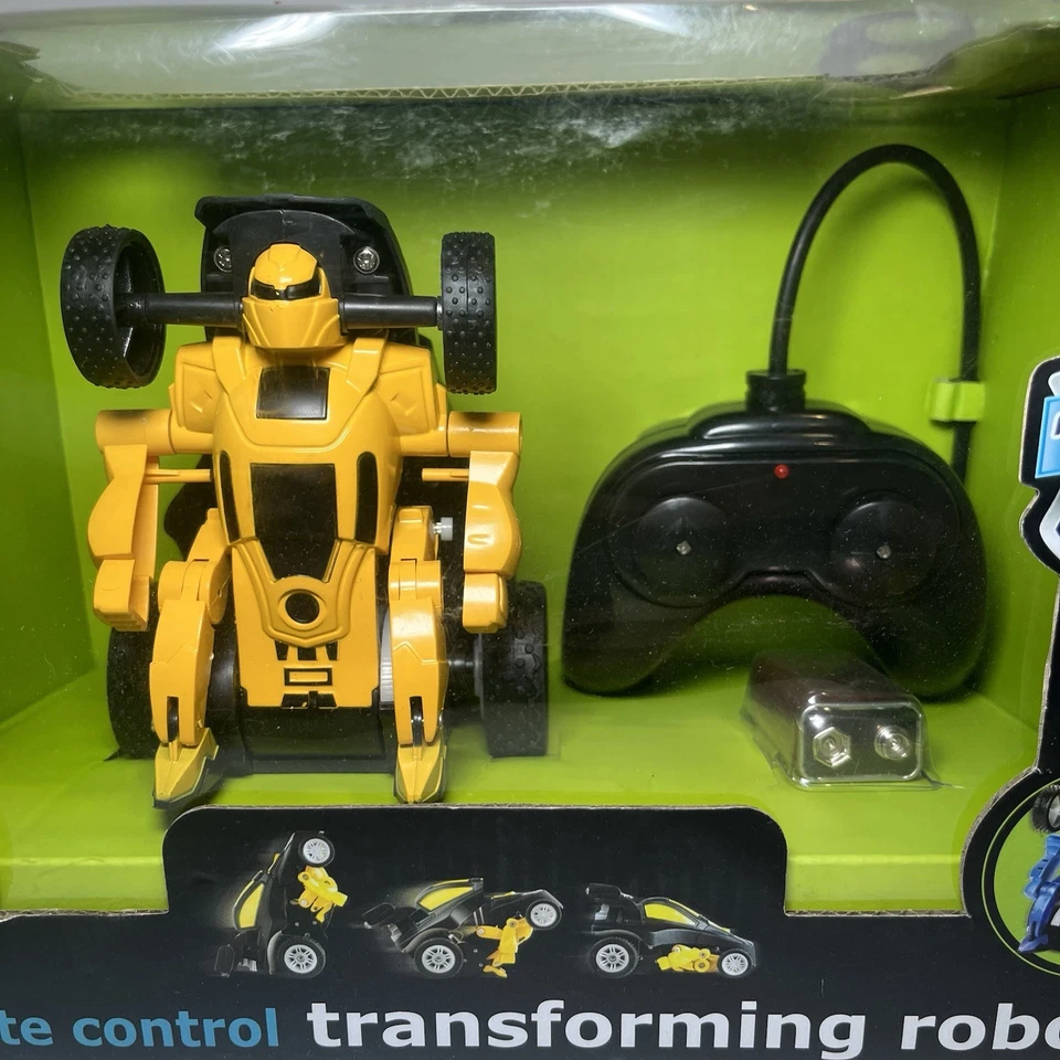 The Black Series 2019 Radio Controlled R/C Transforming Robot 27 MHz damage box - Image 4 of 4