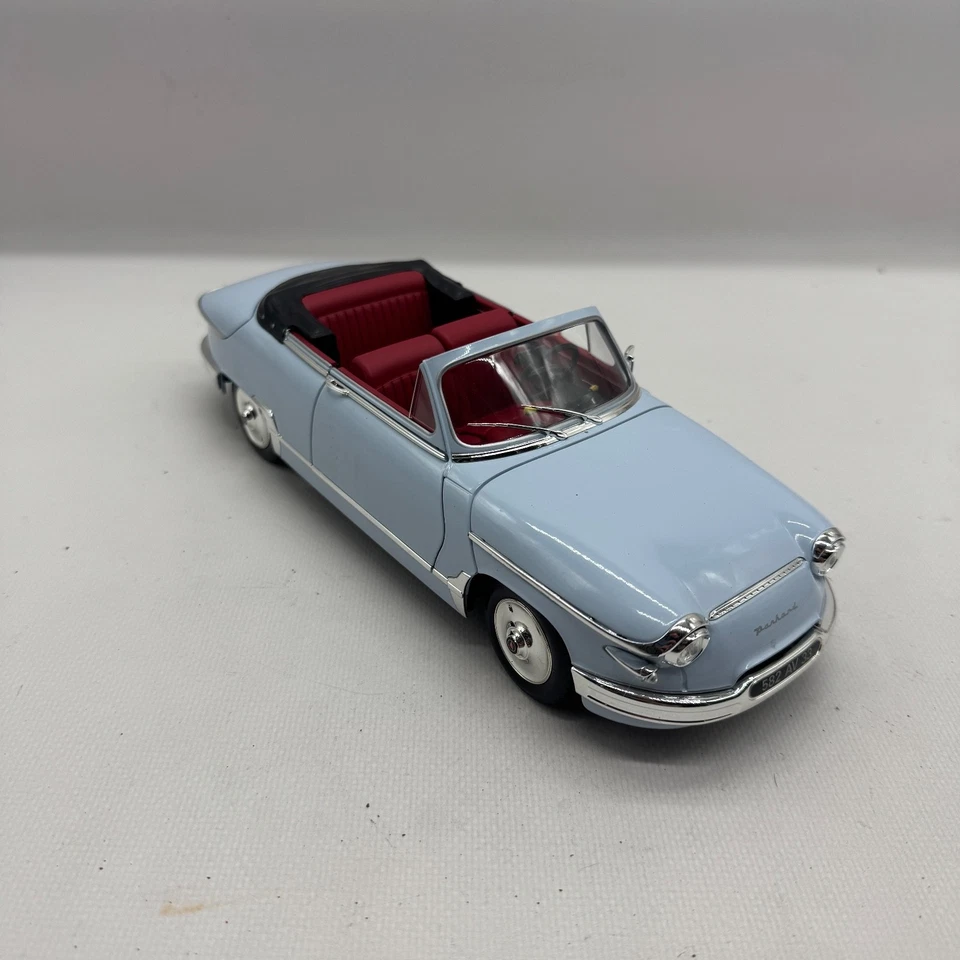 MODELLINO AUTO PANHARD PL 17 CABRIO - SOLIDO - SCALA 1:18 - Immagine 2 di 4