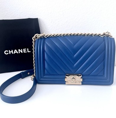 STUNNING CHANEL Chevron Lambskin Leather BOY Bag MEDIUM Champagne Gold| XLNT