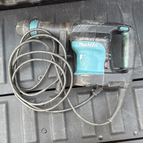 Makita 12 LB AVT Demolition Hammer HM0870C