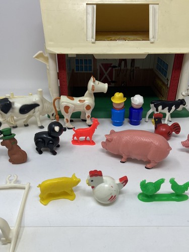 Vintage Fisher Price Family Play Farm no. 915 (1967) w/ Everything In Pics USA - Picture 9 of 19