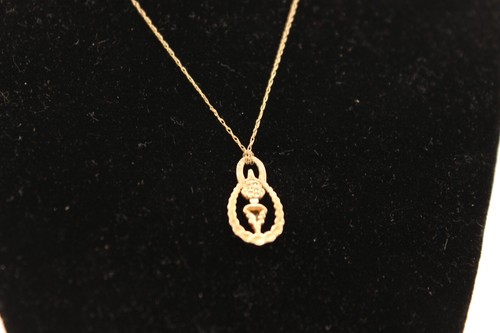 Beautiful Rose & Yellow 10k Gold Horseshoe & Leaf 17" Necklace chain 1.5g - Picture 5 of 6