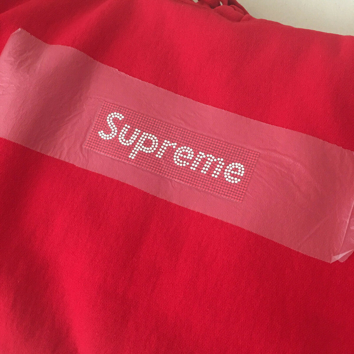 SUPREME X SWAROVSKI Crystal Box Logo Hooded Sweatshirt SUPREME X SWAROVSKI Crystal Box Logo Hooded Sweatshirt