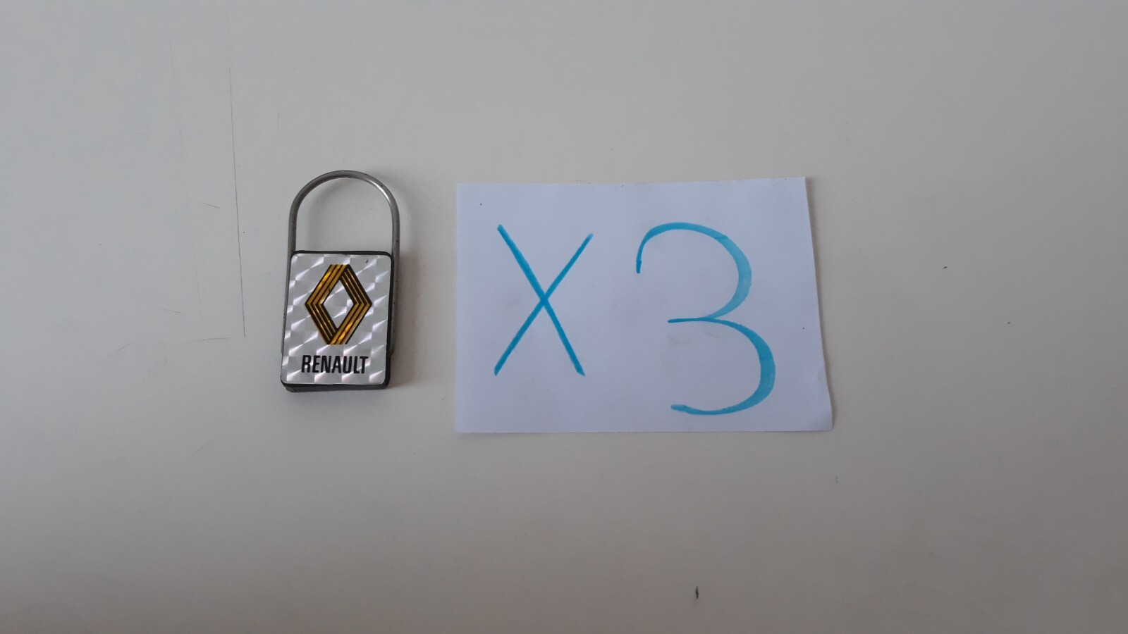 Foto 1 di 24