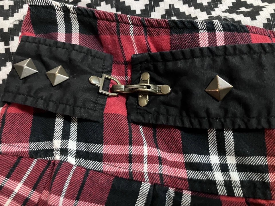 Abbey Dawn 格子迷你裙 9 码红色 Avril Lavigne 朋克 Emo 哥特式 Y2k — 第 2/4 张图片