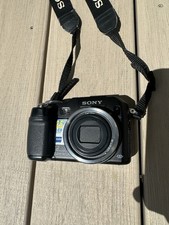 Sony Cyber-shot DSC-V3 7.1MP Compact Camera 4x Zoom Carl Zeiss Black NightShot