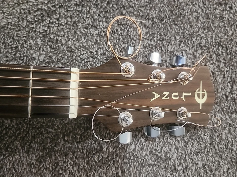 Luna WABI E FOLK Acoustic Electric Solid Top Folk Guitar - Sample - Image 3 of 4