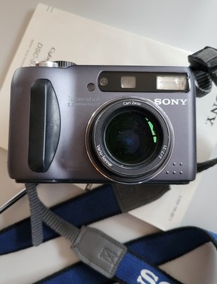SONY CYBER-SHOT DSC-S85 Digitalkamera (4.1 Megapixel) mit OVP