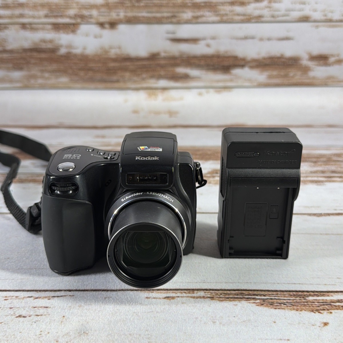 Kodak EasyShare DX7590 5.0MP Digital Camera 10x Zoom w/ Battery
