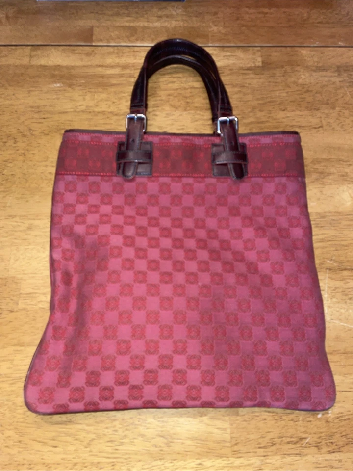 Bolso de Mano Loewe Anagram Lona Rojo En Muy Buen Estado **Incluye Certificado de Autenticidad** Foto 4 de 4
