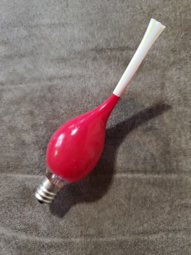 Red Silicone 5W candelabra base bulb - Picture 3 of 3