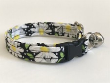 DAISIES DAISY ON BLACK ADJUSTABLE BREAKAWAY CAT COLLAR