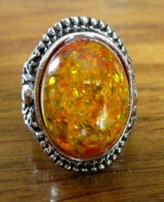 Bague Chevalière Rhodié Argent Avec Cabochon Résine Ambre Irisé - Taille 59 - Occasion état Quasi Neuf