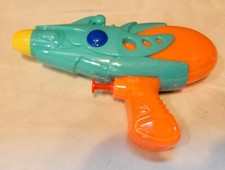 Squirt Gun Water Blaster You Choose Type Color 8 6 Guns Rite Aid NIB 275G