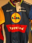Bild 2 von 6
