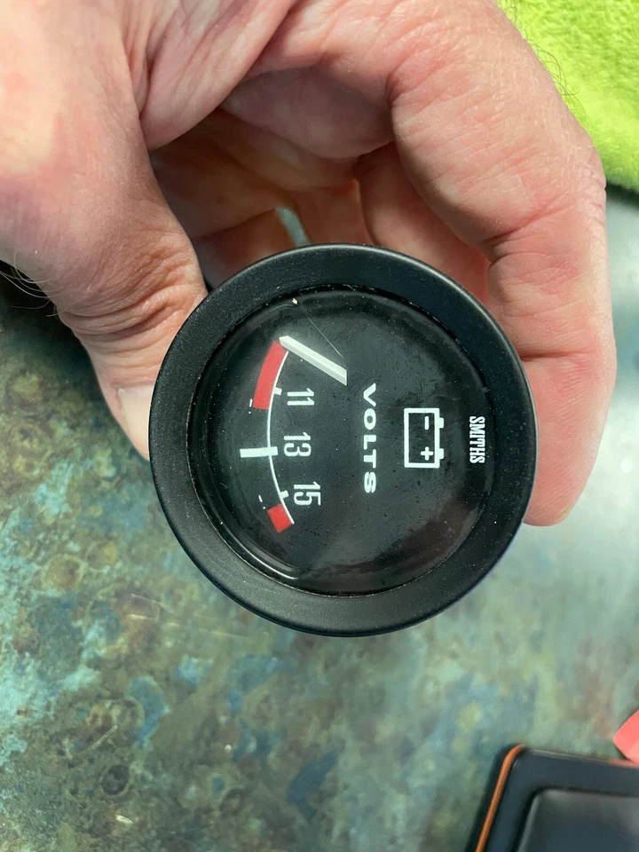 Lotus A082N6045F voltmeter / battery gauge for 1983-1987 Lotus Esprit - Image 2 of 4