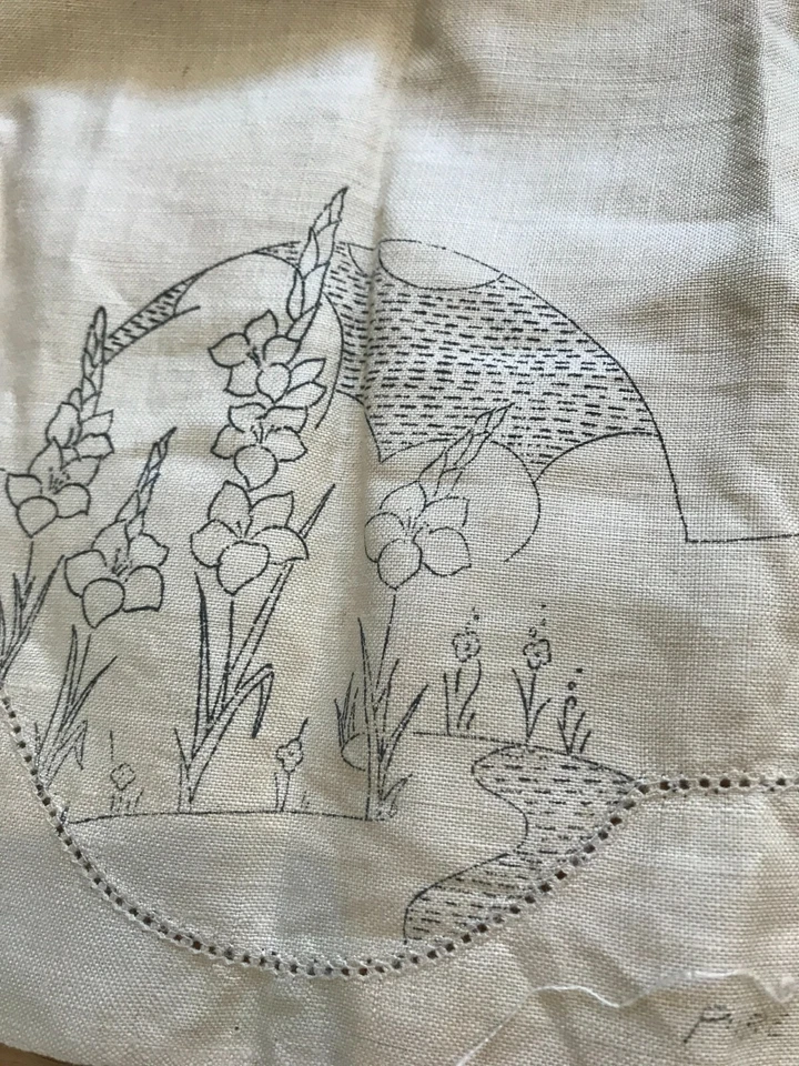 Vintage unused pure linen ecru stamped doilie flowers floral hollyhock 40 x 30.5 - Image 2 of 4