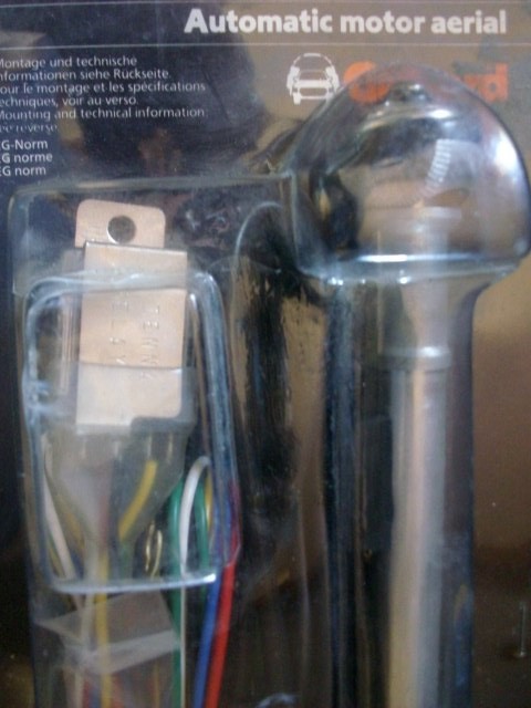 Antenne auto vintage électrique pour youngtimer et roadster de collection