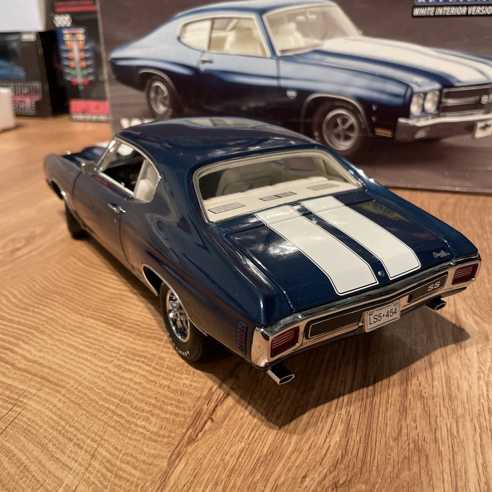 Exact Detail 1/18 1970 Chevelle SS 454 LS5 492/500 White Interior - Image 4 of 4