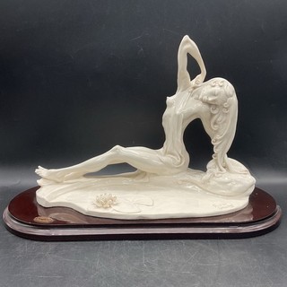 Florence Giuseppe Armani Swan Lake Porcelain Figurine White Statue CP#8697