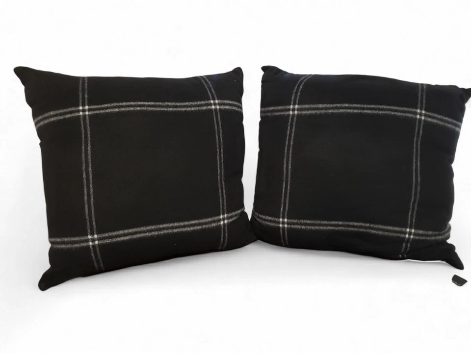 Par de travesseiros xadrez 100% lã merino Holiday Banana Republic com inserção para baixo - Imagem 2 de 4