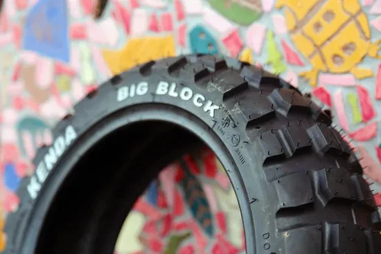 Neumático sesgado trasero Kenda K784 Big Block 130/80B17 65T TL Suzuki DR650S 15-18 Foto 2 de 4