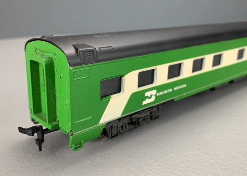 HO Rivarossi 2850 Roomette Coach Burlington Northern #235 HO4806 - Picture 8 of 15