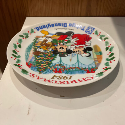 Tokyo Disneyland TDL Christmas Holiday Plate Mickey Minnie Donald
