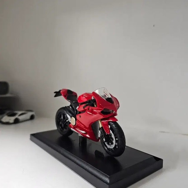 1:18 Diecast Ducati Panigale Model