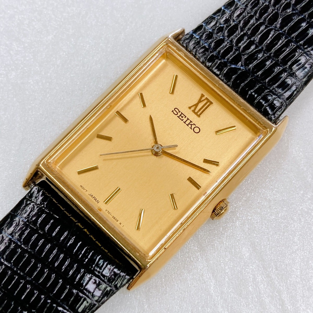 Vintage Seiko V701-5E10 Gold Tone Rectangular Quartz Watch Black