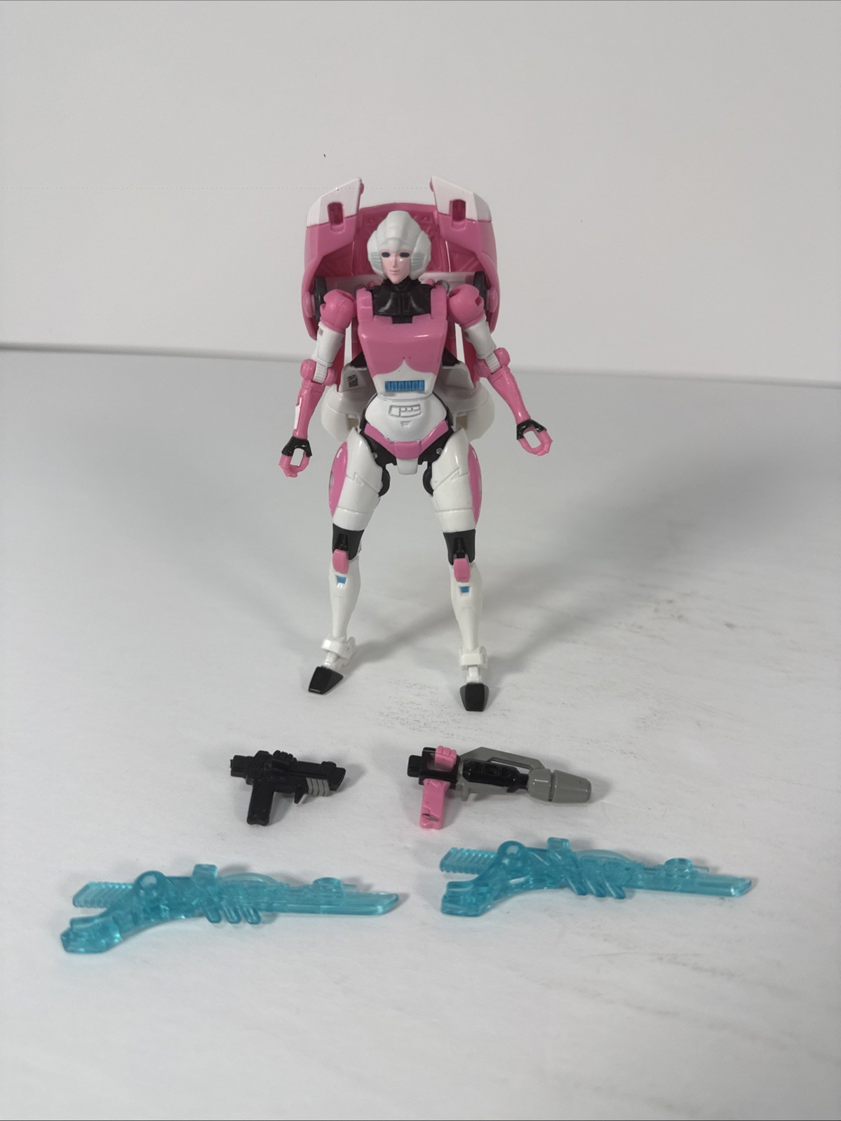 Transformers Generations Thrilling 30 Deluxe Class ARCEE Hasbro USED