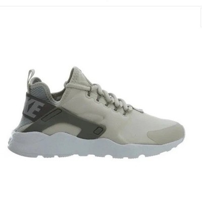 NIKE Air Huarache Run Ultra Women s Sz US 8 EUC 