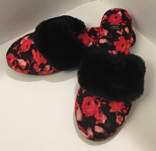 Women  s Victoria  s Secret Slippers Red Rose Black Trim Accent Size Medium VGUC