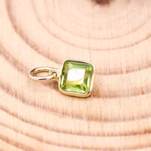 Square Shape Peridot Pendant Elegant 14k Yellow Gold Pendant Mother's Day Gift - Picture 8 of 12