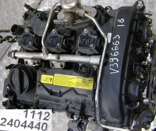 BMW i8 Original Zylinderkopfhaube 2404440 8678432