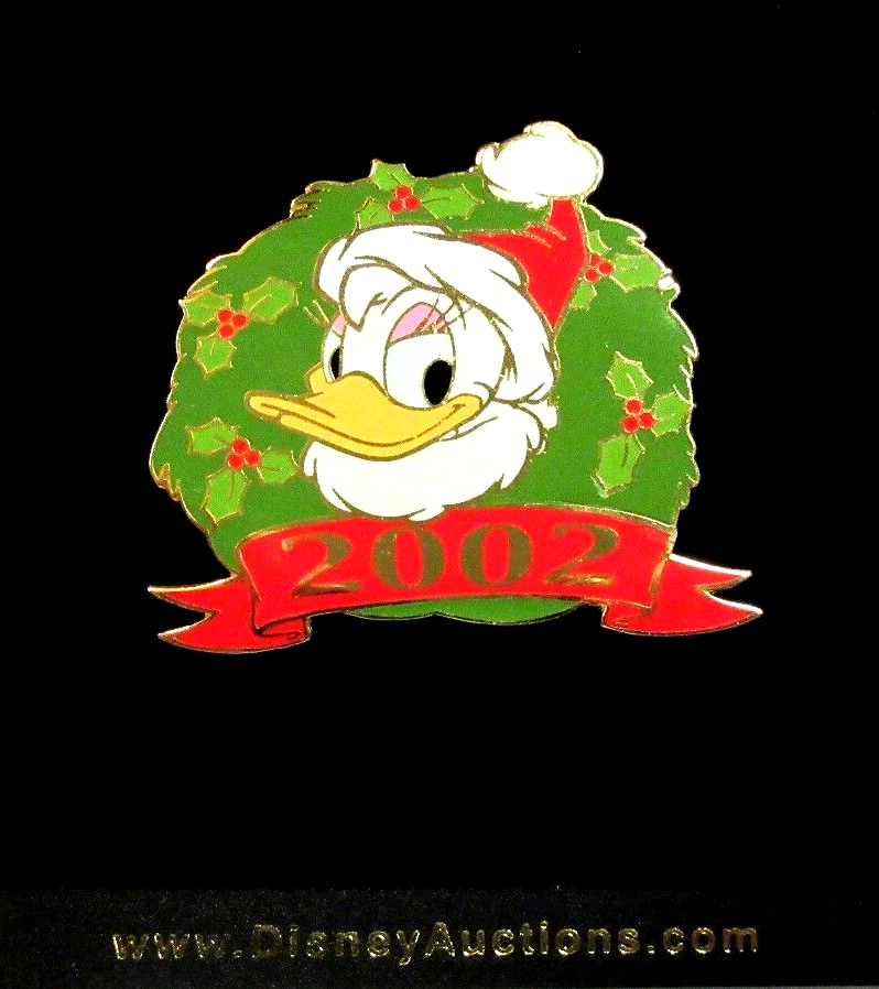 DA - LEILÕES DISNEY COROA DE NATAL FERIADO 2002 BROCHE MARGARIDA - LE OF 100 #17206 - Imagem 2 de 4