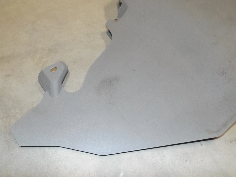 2002-2005 Saturn Vue Console Trim Panel Used 15816272 - Imagem 3 de 4