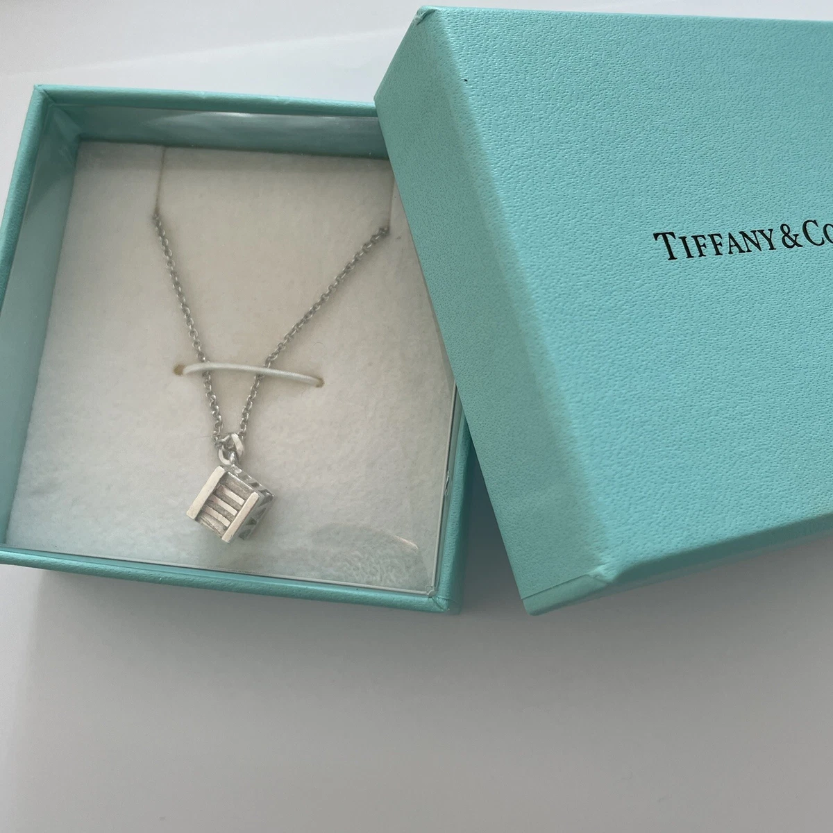 Tiffany cube sale necklace