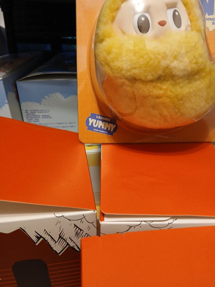 Pop Mart ☆ The Monsters ☆ Labubu: Wacky Mart - Fried Shrimp 毛绒耳机盒 — 第 2/4 张图片