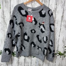 Hello Kitty Sweater size L Length:59cm/23.22" Width:51cm/20.07" Chest:33.85-37"